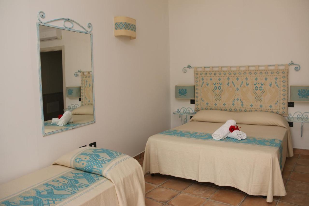 Hotel Altura Villasimius Exteriör bild